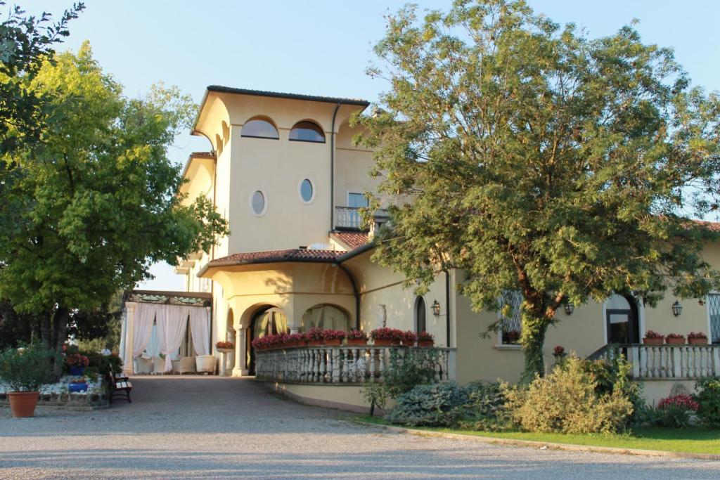 Villa Belvedere 1849 Misano di Gera d'Adda Luaran gambar