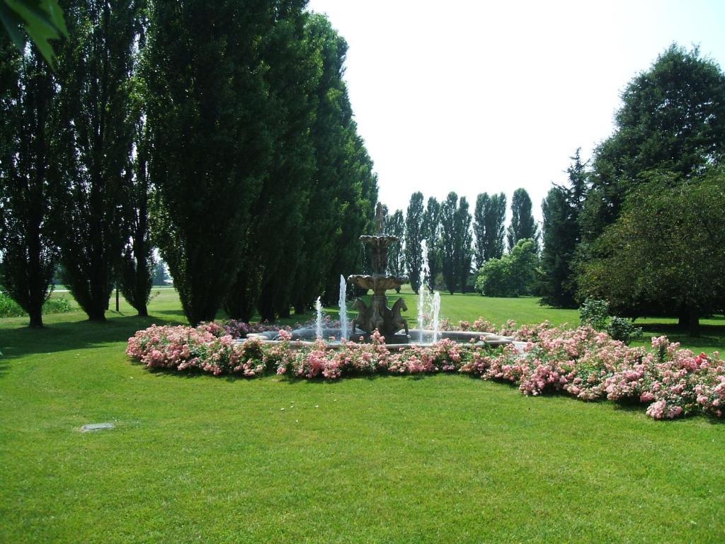 Villa Belvedere 1849 Misano di Gera d'Adda Luaran gambar